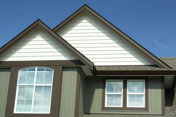 Cost of Vertical Vinyl Siding Repair in Fremont